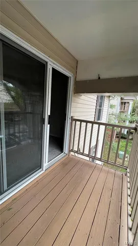 $1,400 | 717 Ridgeside Drive, Unit L, Ballwin, MO 63021