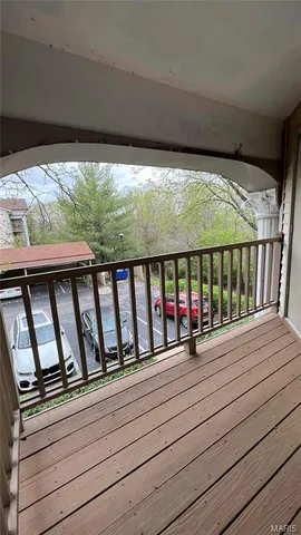 $1,400 | 717 Ridgeside Drive, Unit L, Ballwin, MO 63021