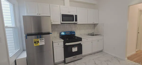 $3,300 | 78-29 68th Avenue | Middle Village