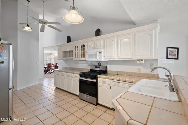 $488,000 | 7994 Midway Road, Raymond, MS 39154