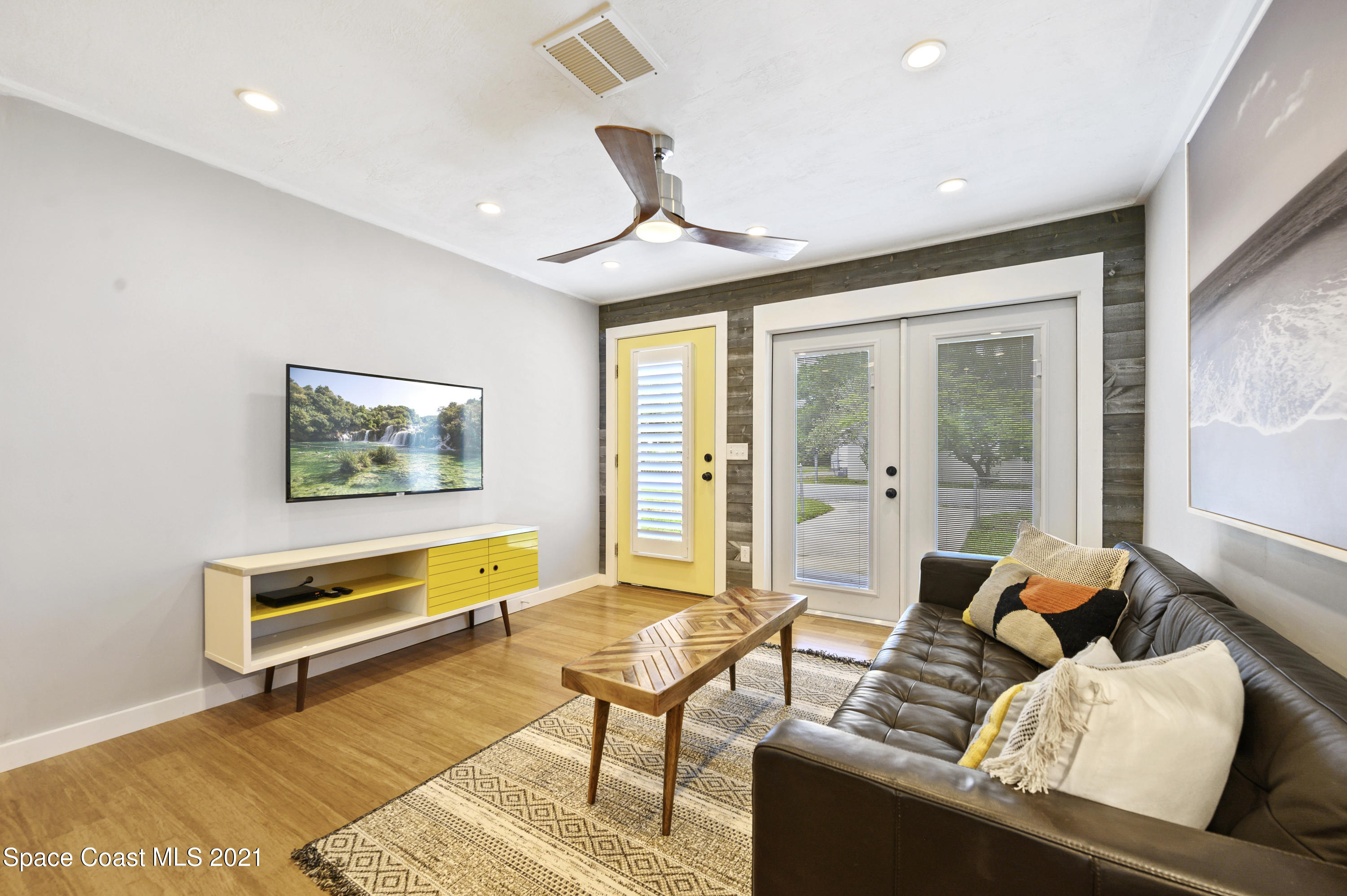 228 Lincoln Road Cocoa, FL 32926 - Photo 4 of 23 DSC_2615-NEF