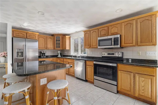 $999,500 | 1 Princess Pine Road, Lincoln, RI 02865