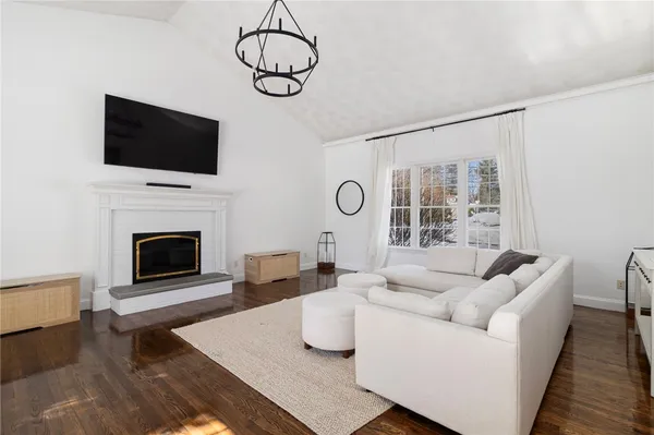 $999,500 | 1 Princess Pine Road, Lincoln, RI 02865