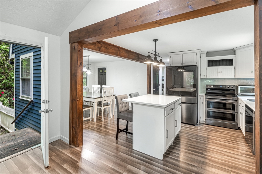 9 Colonial Road Sutton, MA 01590 - Photo 7 of 35