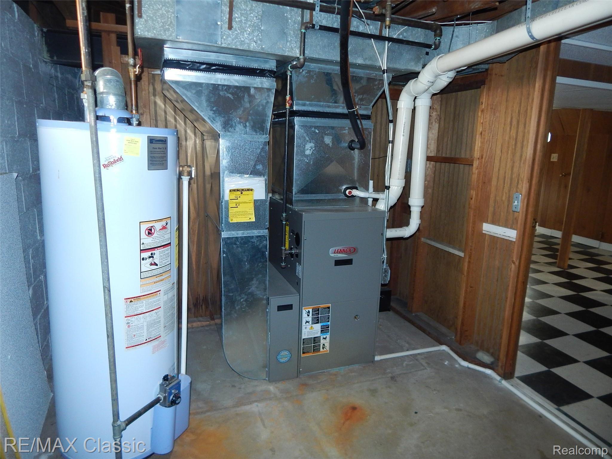 1705 Broadstone Road Grosse Pointe, MI 48236 - Photo 31 of 31 DSCN4740.JPG