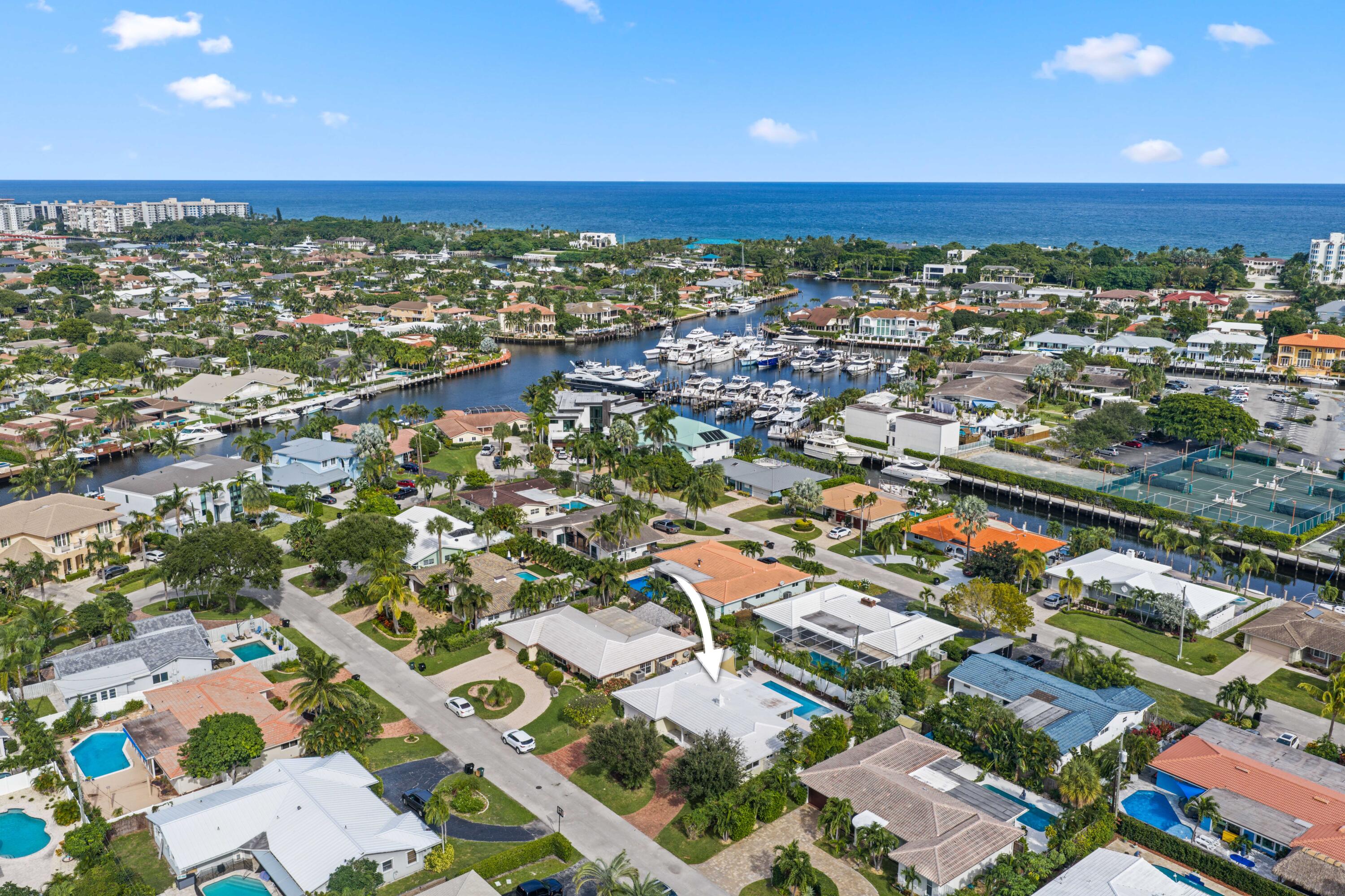 4220 Northeast 26th Terrace Lighthouse Point, FL 33064 - Photo 30 of 30 an aerial view of residential houses with outdoor space