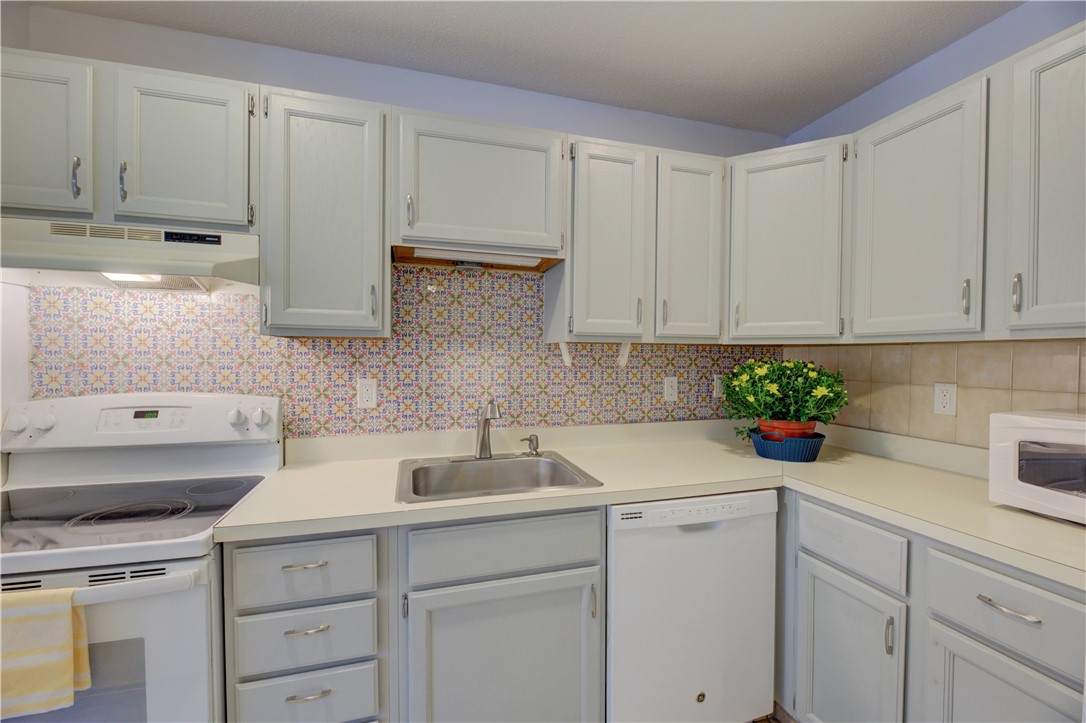 3524 West Shore Road, Unit 220 Warwick, RI 02886 - Photo 14 of 20