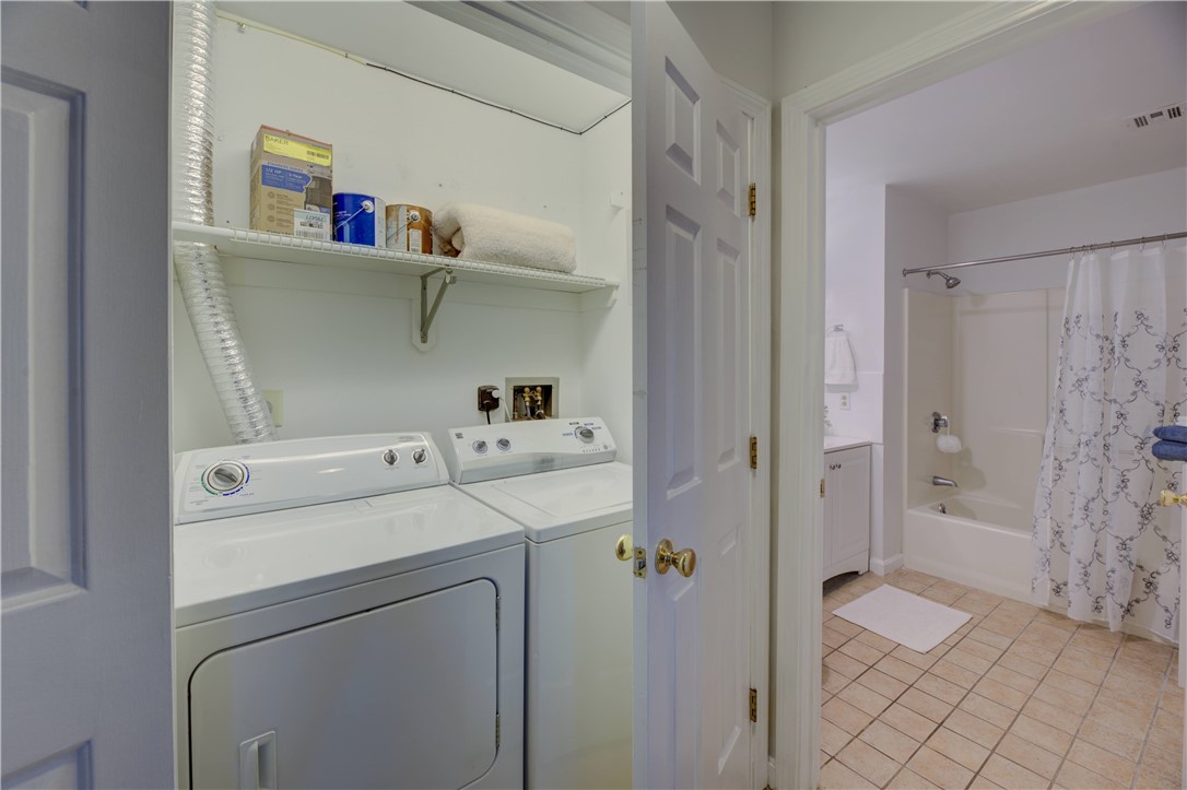 3524 West Shore Road, Unit 220 Warwick, RI 02886 - Photo 16 of 20
