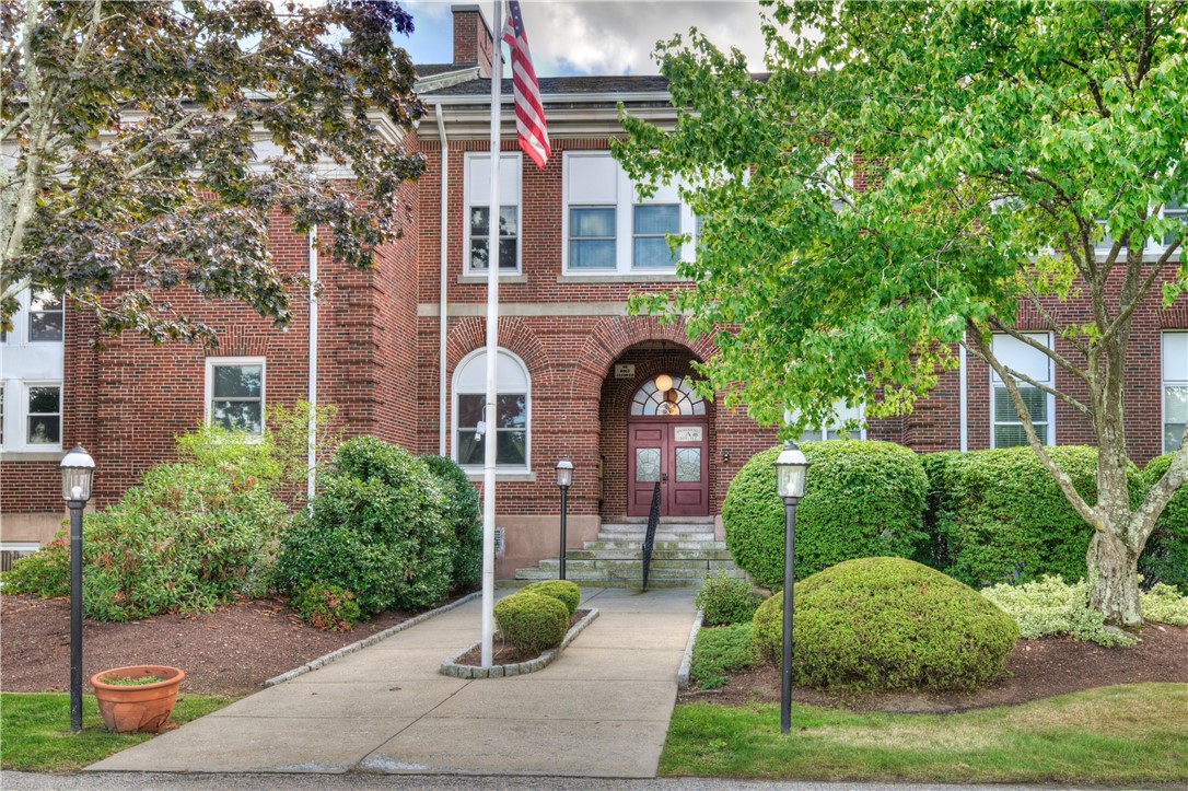 3524 West Shore Road, Unit 220 Warwick, RI 02886 - Photo 6 of 20