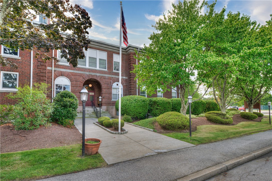 3524 West Shore Road, Unit 220 Warwick, RI 02886 - Photo 7 of 20