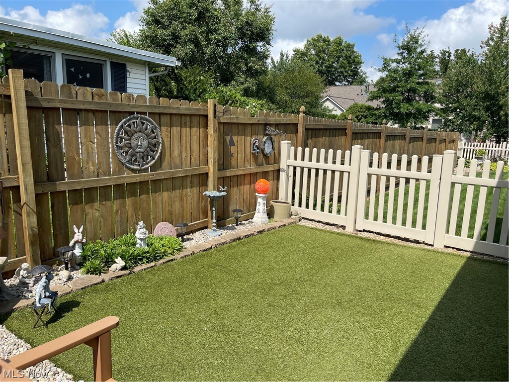 39212 Chestnut Ridge Road Elyria, OH 44035 - Photo 26 of 27 View of yard