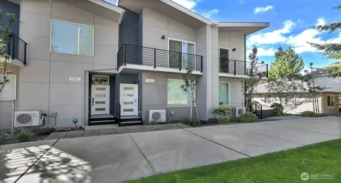 $629,950 | 1966 Northeast 7th Court, Renton, WA 98056