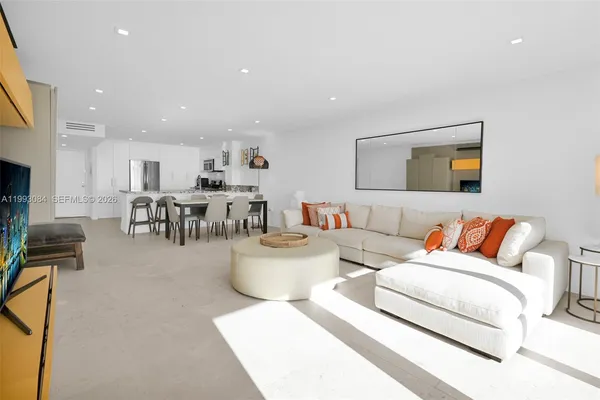 $5,500 | 5555 Collins Avenue, Unit 3N, Miami Beach, FL 33140