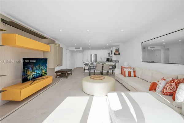 $5,500 | 5555 Collins Avenue, Unit 3N, Miami Beach, FL 33140
