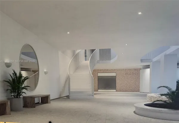 $5,500 | 5555 Collins Avenue, Unit 3N, Miami Beach, FL 33140