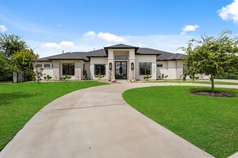 $1,825,000 | 9202 Fox Bend Lane, Missouri City, TX 77459