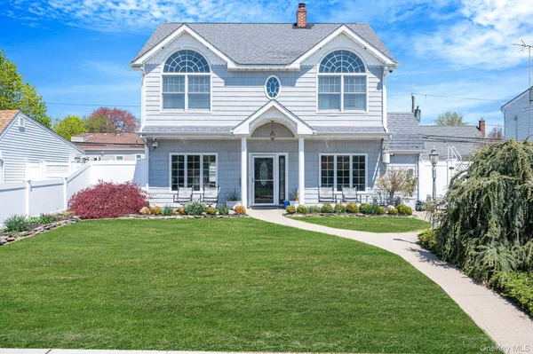 $799,999 | 71 Hill Lane, Levittown, NY 11756