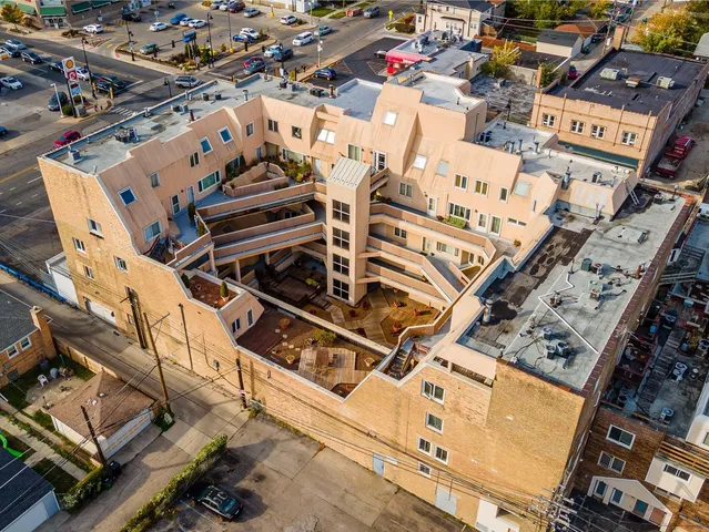 $150,000 | 6337 Roosevelt Road, Unit 309, Berwyn, IL 60402