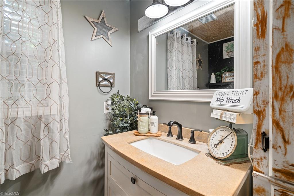 1398 Lacy Hepler Road Thomasville, NC 27360 - Photo 18 of 31 Gallery Image 18