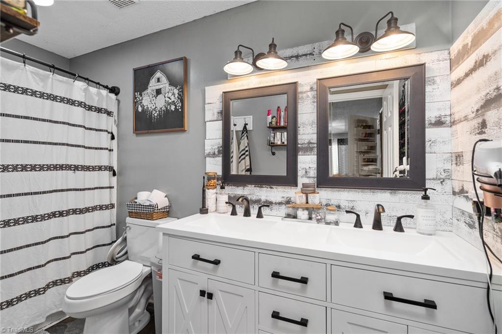 1398 Lacy Hepler Road Thomasville, NC 27360 - Photo 23 of 31 Gallery Image 23