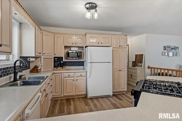 $199,900 | 145 Illini Trail, Virden, IL 62690