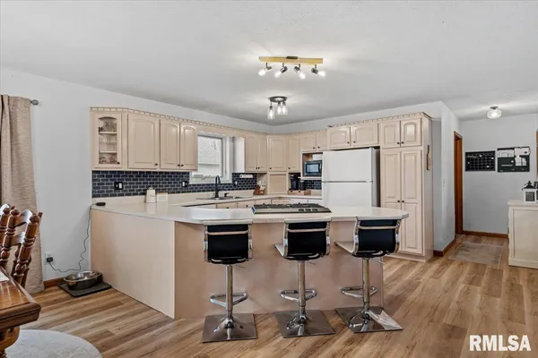 $199,900 | 145 Illini Trail, Virden, IL 62690