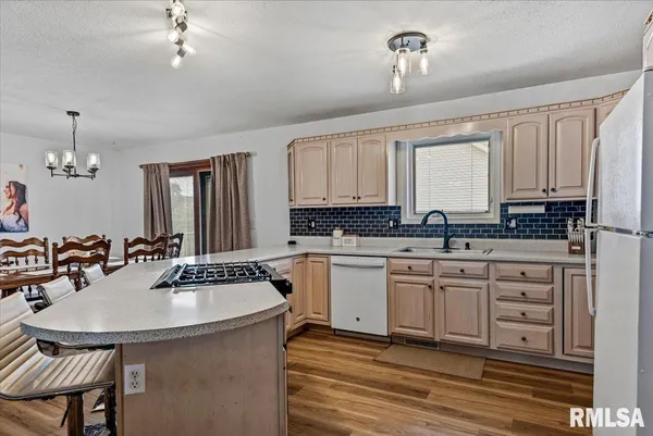 $199,900 | 145 Illini Trail, Virden, IL 62690