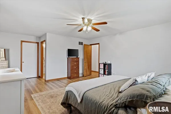 $199,900 | 145 Illini Trail, Virden, IL 62690