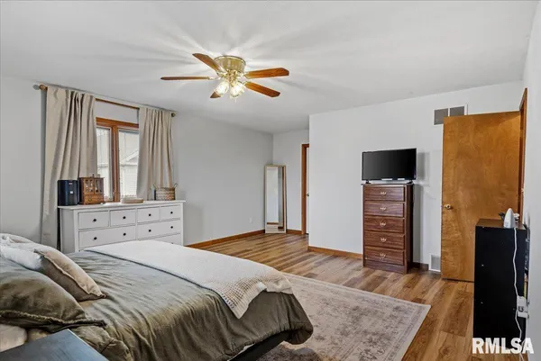 $199,900 | 145 Illini Trail, Virden, IL 62690