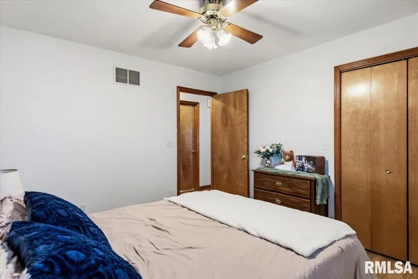 $199,900 | 145 Illini Trail, Virden, IL 62690