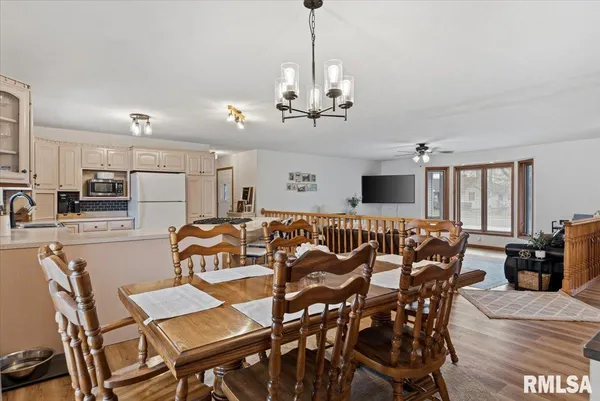 $199,900 | 145 Illini Trail, Virden, IL 62690