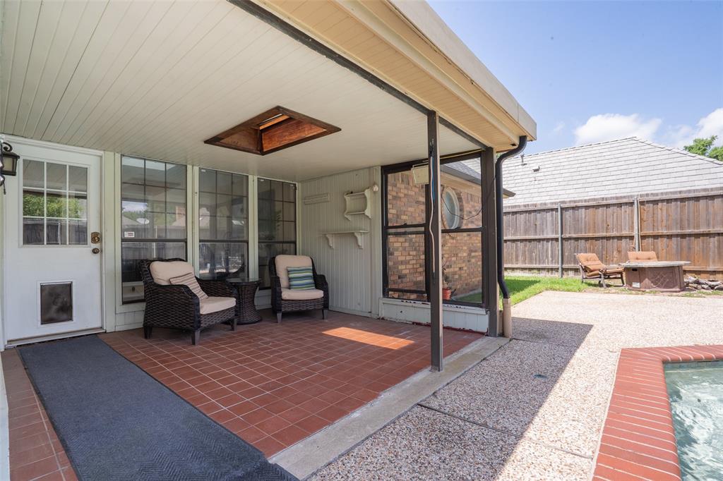 3905 Cross Bend Road Plano, TX 75023 - Photo 25 of 27 a living room with furniture