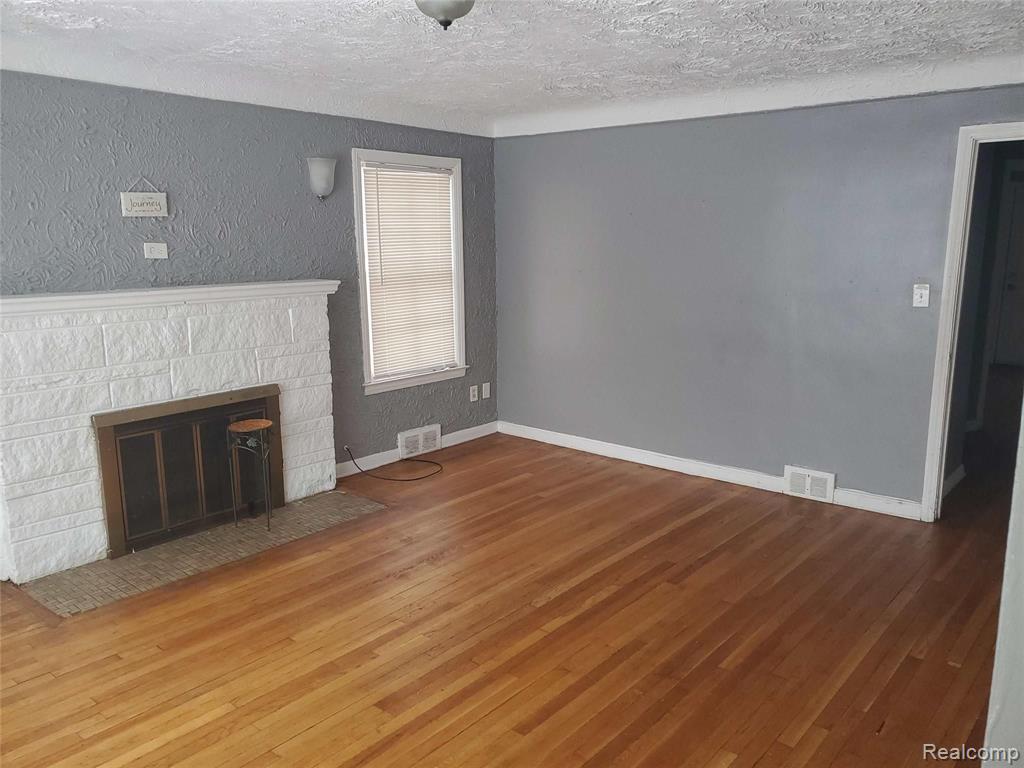 20651 Moross Road Detroit, MI 48224 - Photo 3 of 21