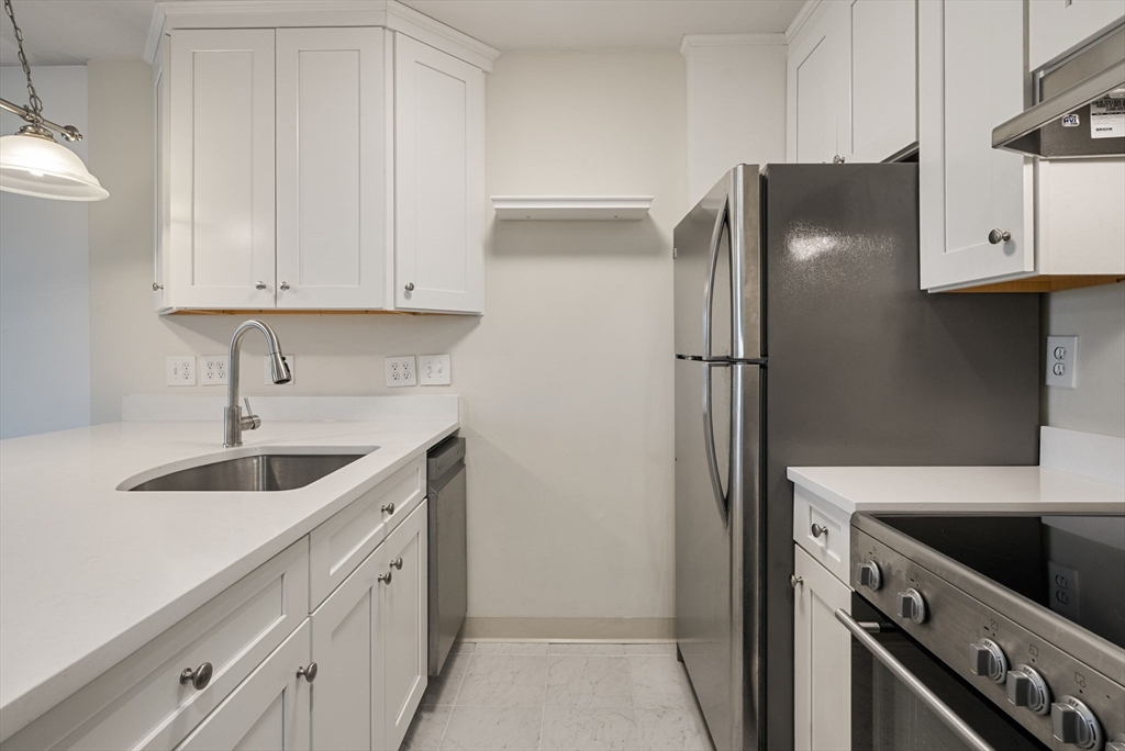 133 Commander Shea Boulevard, Unit 209 Quincy, MA 02171 - Photo 4 of 12