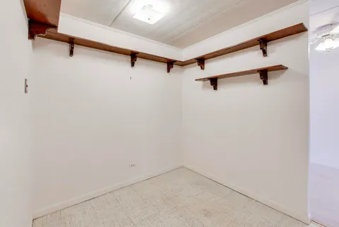 $229,000 | 1301 North Western Avenue, Unit 325, Lake Forest, IL 60045