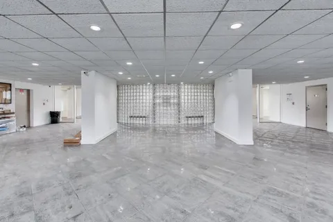 $229,000 | 1301 North Western Avenue, Unit 325, Lake Forest, IL 60045