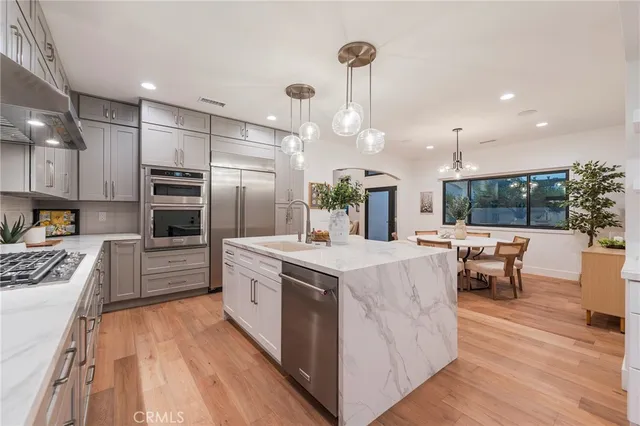 $3,495,000 | 35 Beachcomber Drive, Corona del Mar, CA 92625