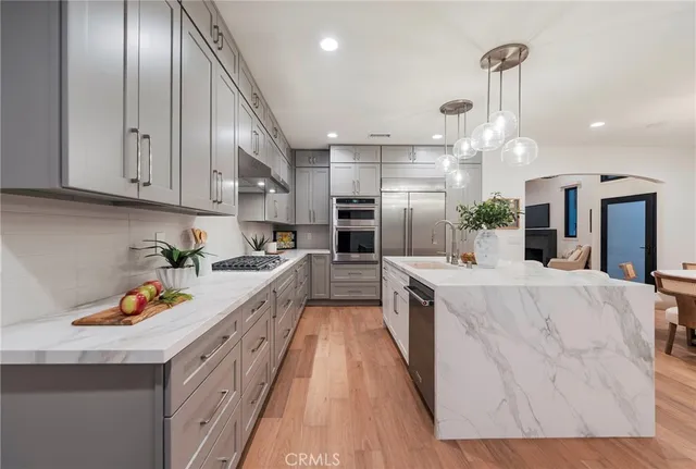 $3,495,000 | 35 Beachcomber Drive, Corona del Mar, CA 92625