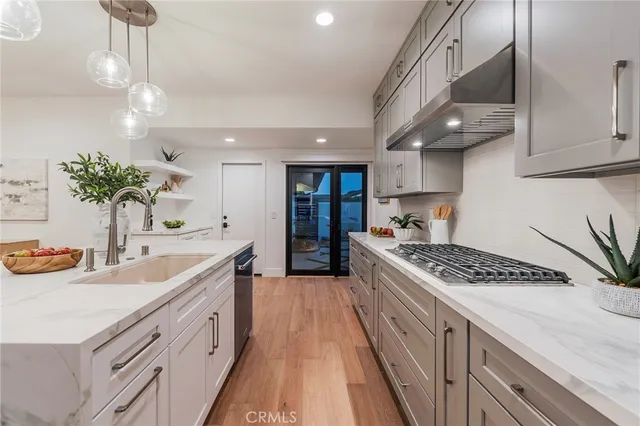 $3,495,000 | 35 Beachcomber Drive, Corona del Mar, CA 92625