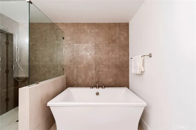 $3,495,000 | 35 Beachcomber Drive, Corona del Mar, CA 92625