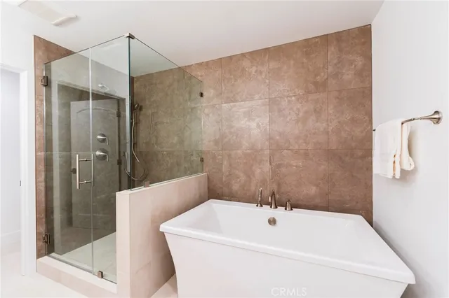 $3,495,000 | 35 Beachcomber Drive, Corona del Mar, CA 92625