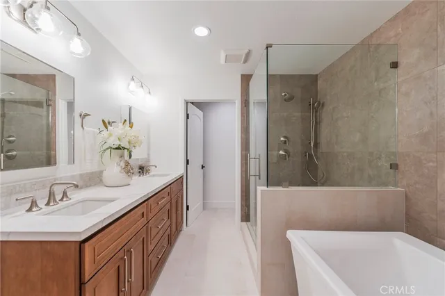 $3,495,000 | 35 Beachcomber Drive, Corona del Mar, CA 92625