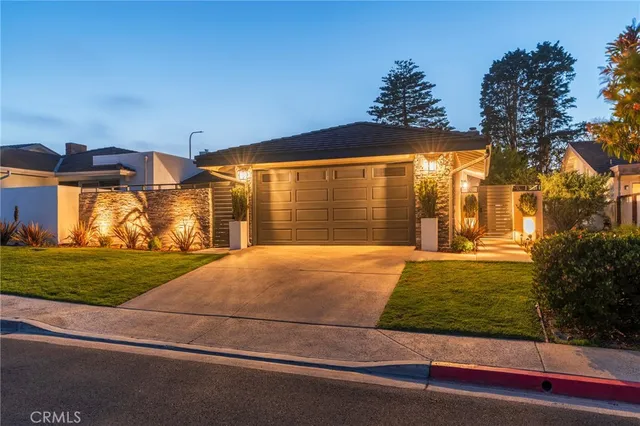 $3,495,000 | 35 Beachcomber Drive, Corona del Mar, CA 92625