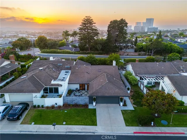 $3,495,000 | 35 Beachcomber Drive, Corona del Mar, CA 92625