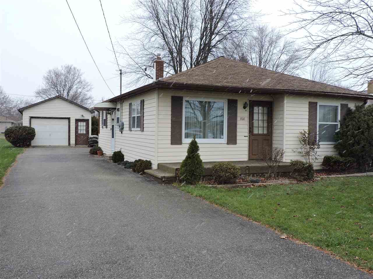 808 West 5th Street Pinconning, MI 48650 - Photo 1 of 21