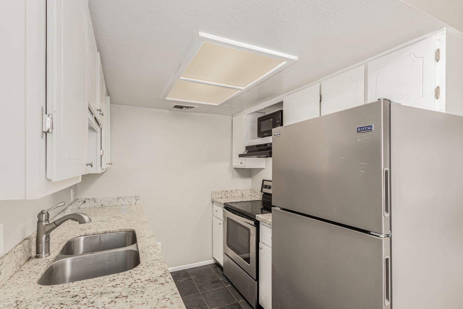 10033 North 9th Avenue, Unit 2 Phoenix, AZ 85021 - Photo 6 of 13 Photo #6
