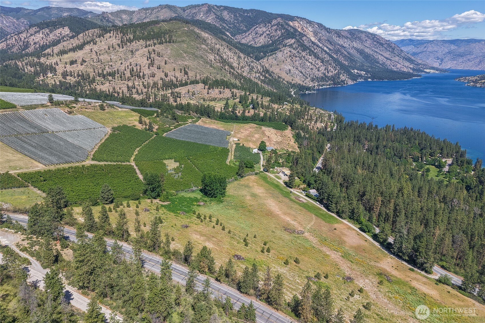 7-xxx Navarre Coulee Road Chelan, WA 98816 - Photo 4 of 30 a view of a backyard
