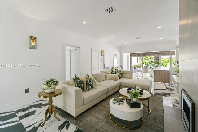 $14,900 | 1544 Michigan Avenue, Miami Beach, FL 33139