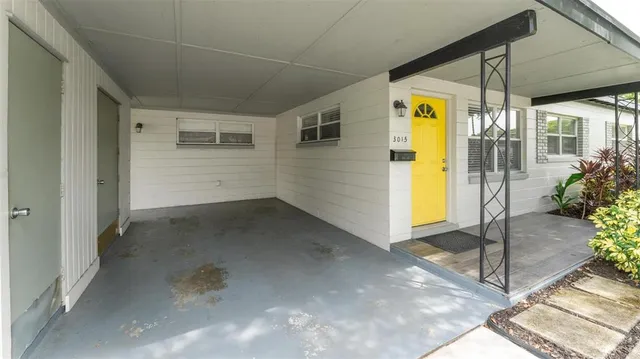 a view of a back yard of the house