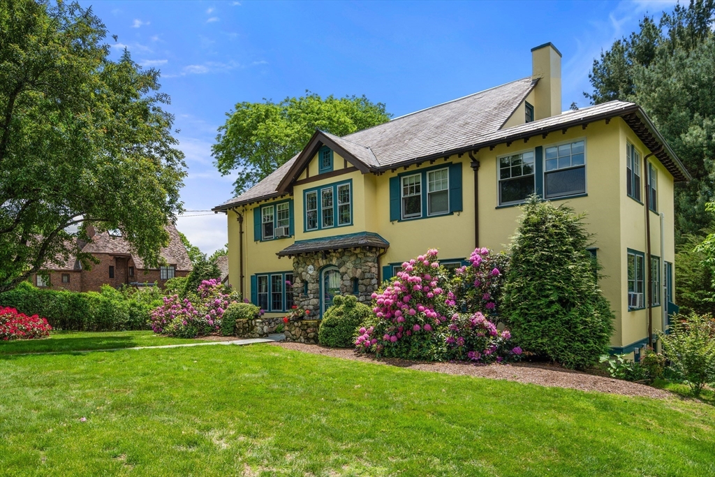 240 Windsor Road Newton, MA 02468 - Photo 2 of 26